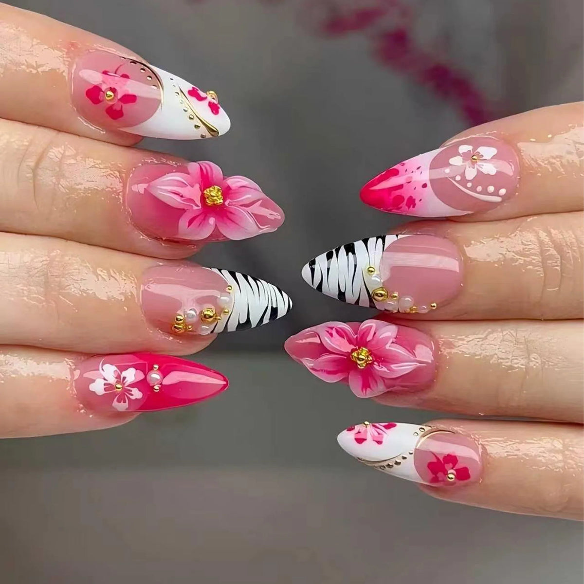 Press-On Nail Set Floral Design & Rhinestones