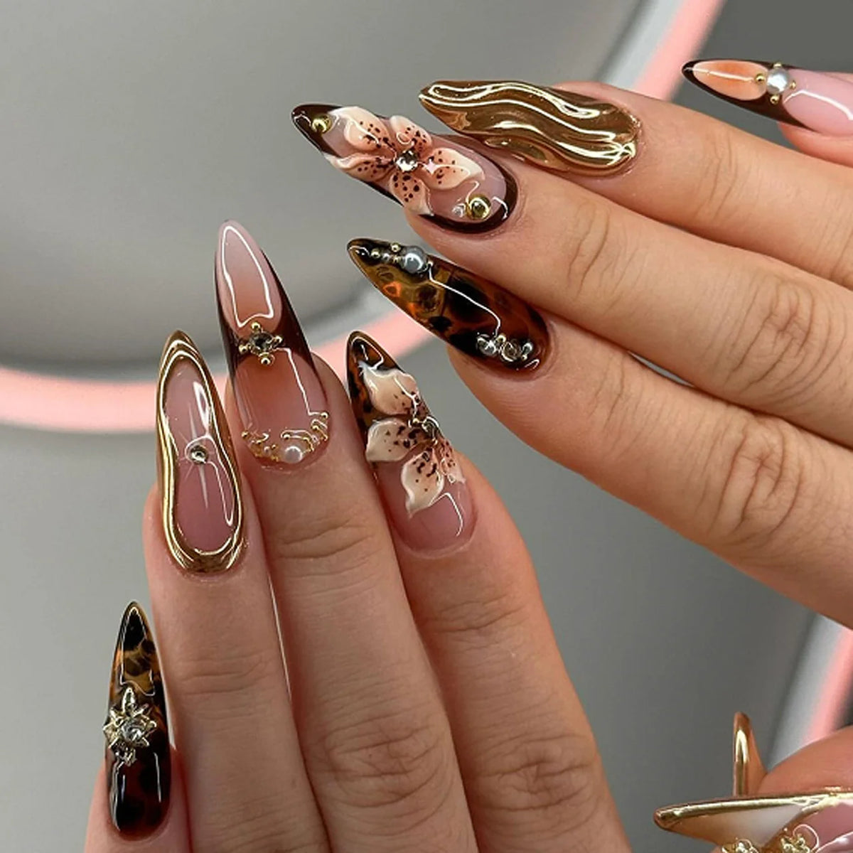 Press-On Nail Set Floral Design & Rhinestones