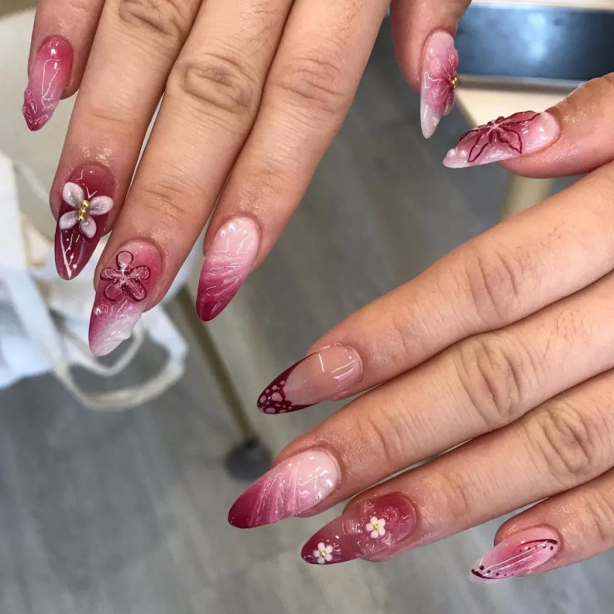 Press-On Nail Set Floral Design & Rhinestones