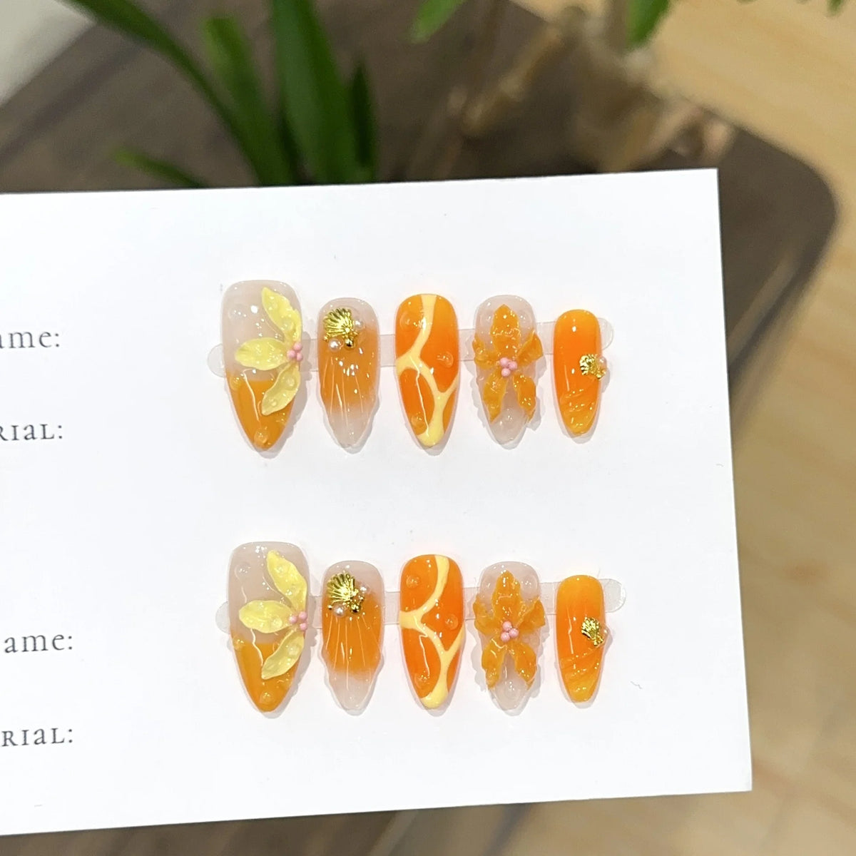 Press-On Nail Set Floral Design Strong Adhesive & Long-Lasting