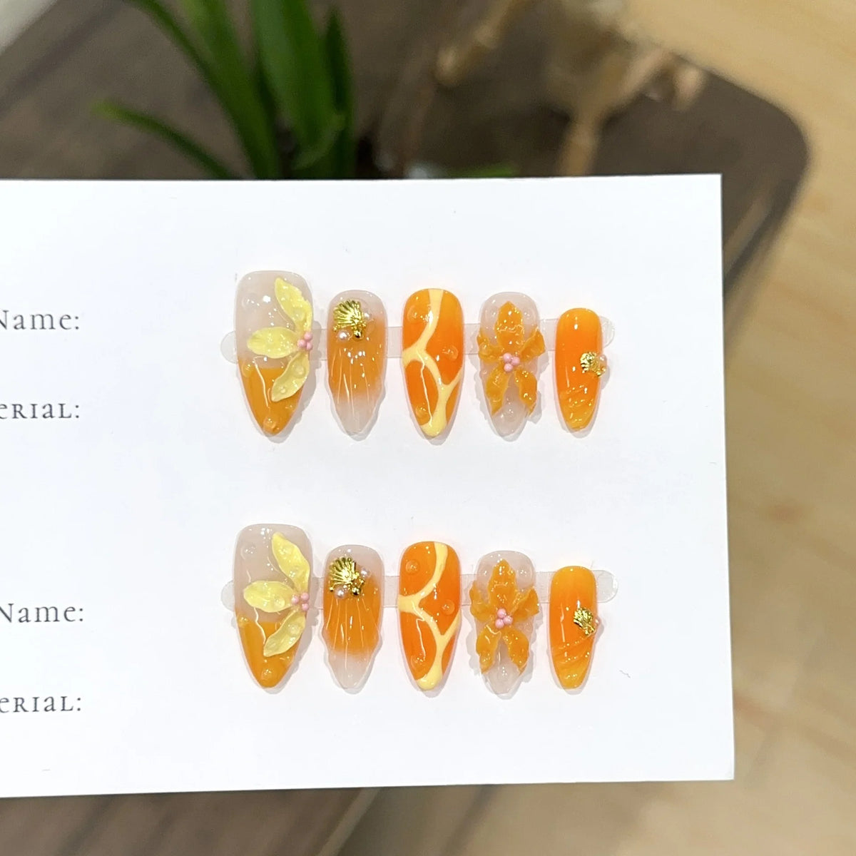 Press-On Nail Set Floral Design Strong Adhesive & Long-Lasting