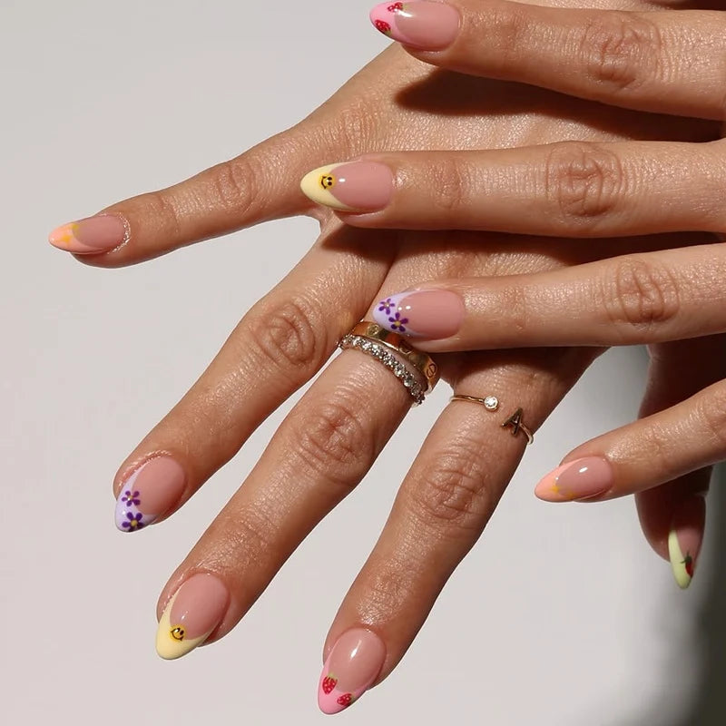 Press-On Nail Set Floral Designs Comfort Fit Long-Lasting Wear