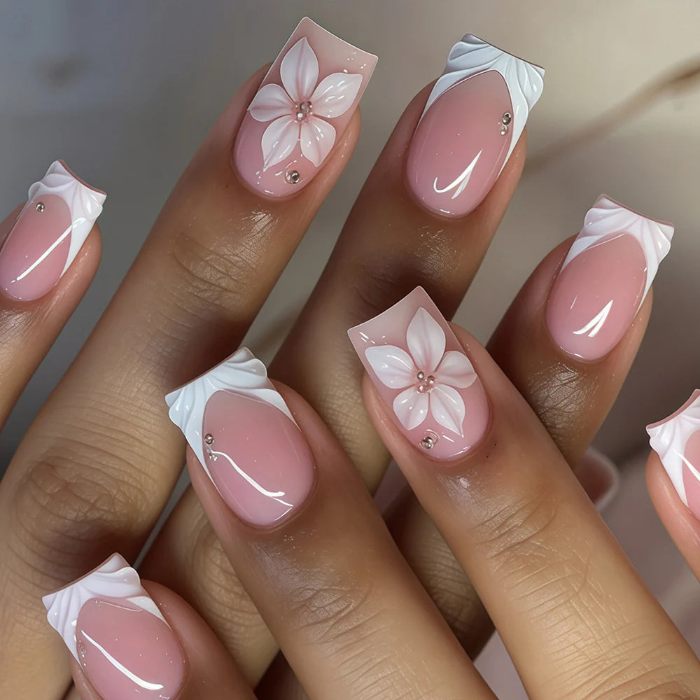Press-On Nail Set Floral Designs & Easy Application