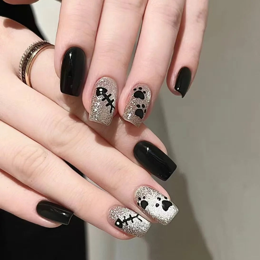 Press-On Nail Set Floral Designs Easy Application