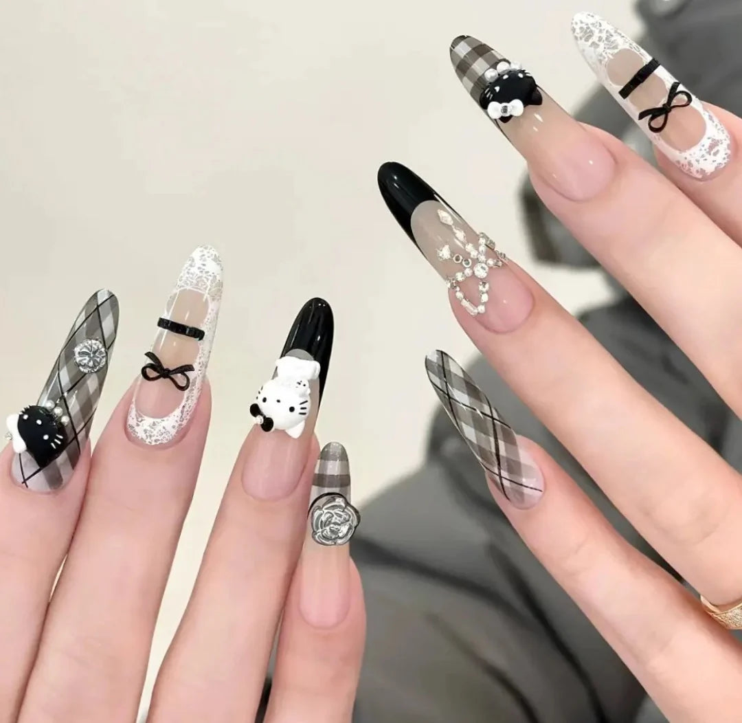 Press-On Nail Set Floral Designs Easy Application