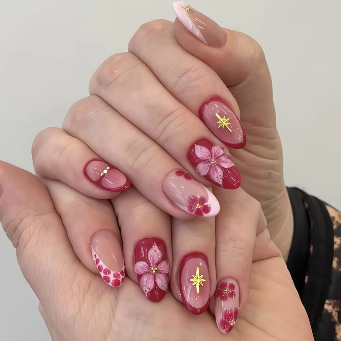 Press-On Nail Set Floral Designs Easy-Apply & Long-Lasting
