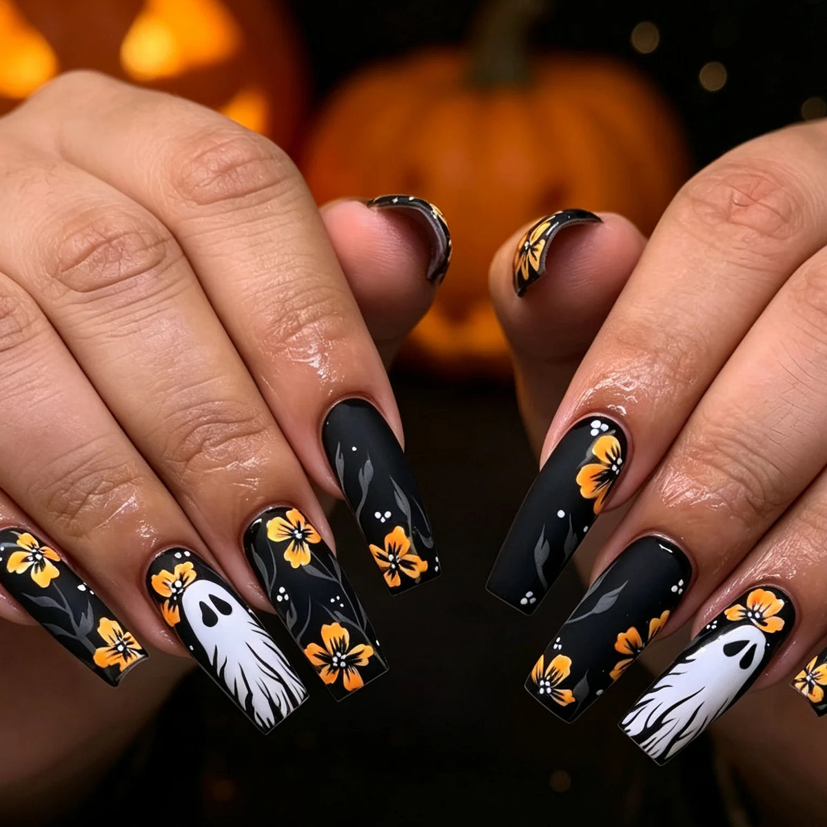 Press-On Nail Set Floral Designs Glossy & Chip-Resistant