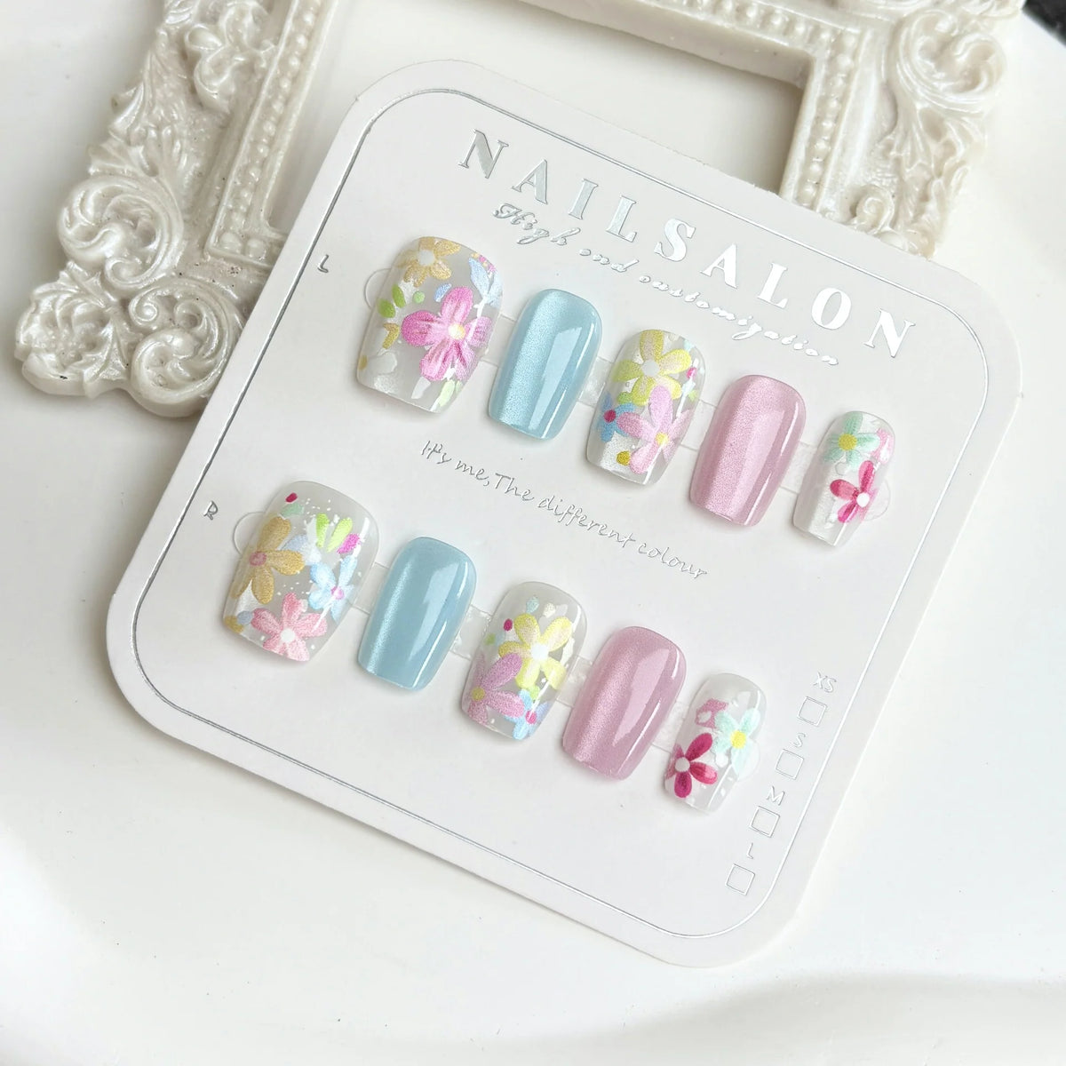 Press-On Nail Set Floral Designs Lightweight & Comfortable