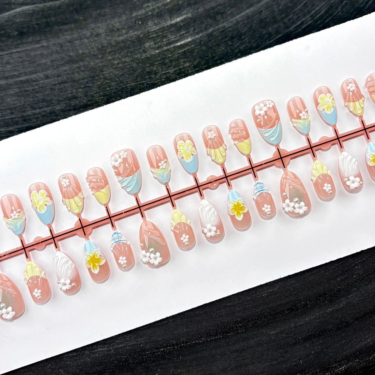 Press-On Nail Set Floral Designs Long-Lasting