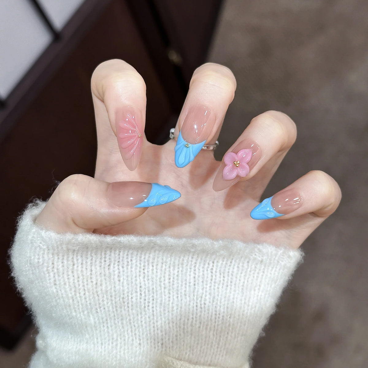 Press-On Nail Set Floral Designs Peel & Stick