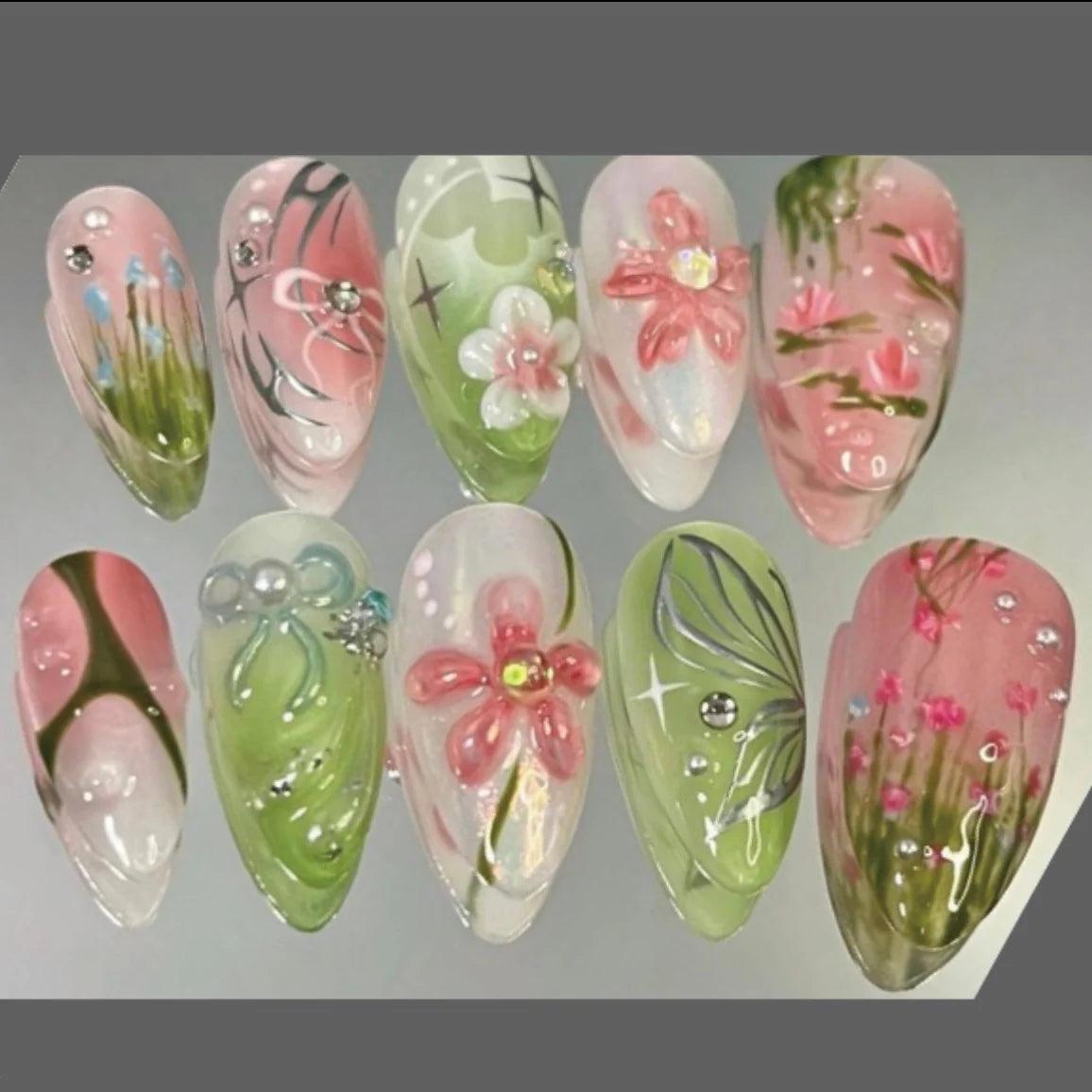 Press-On Nail Set Floral Designs Quick Apply