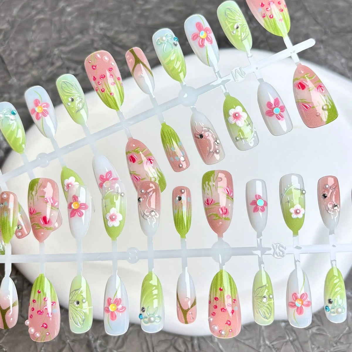 Press-On Nail Set Floral Designs Quick Apply