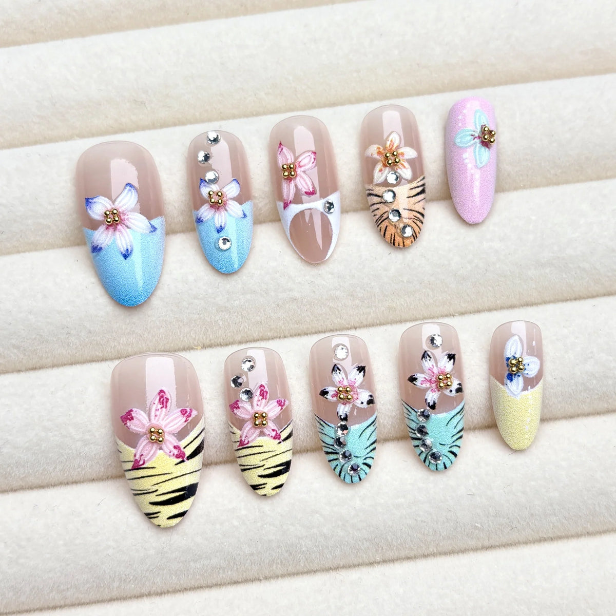 Press-On Nail Set Floral Designs Reusable & No Glue