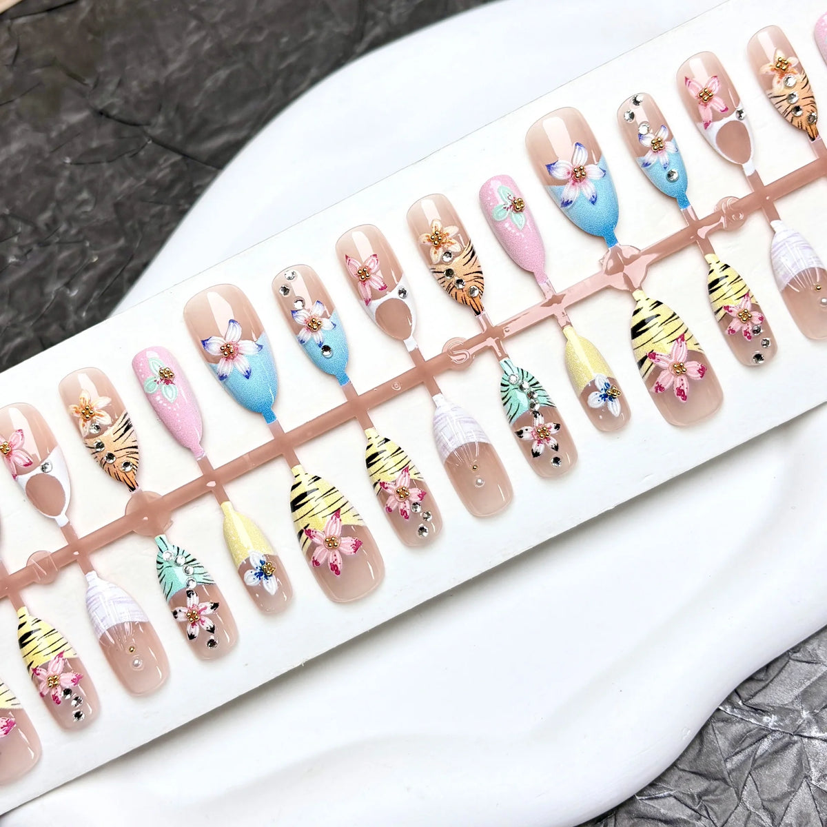 Press-On Nail Set Floral Designs Reusable & No Glue