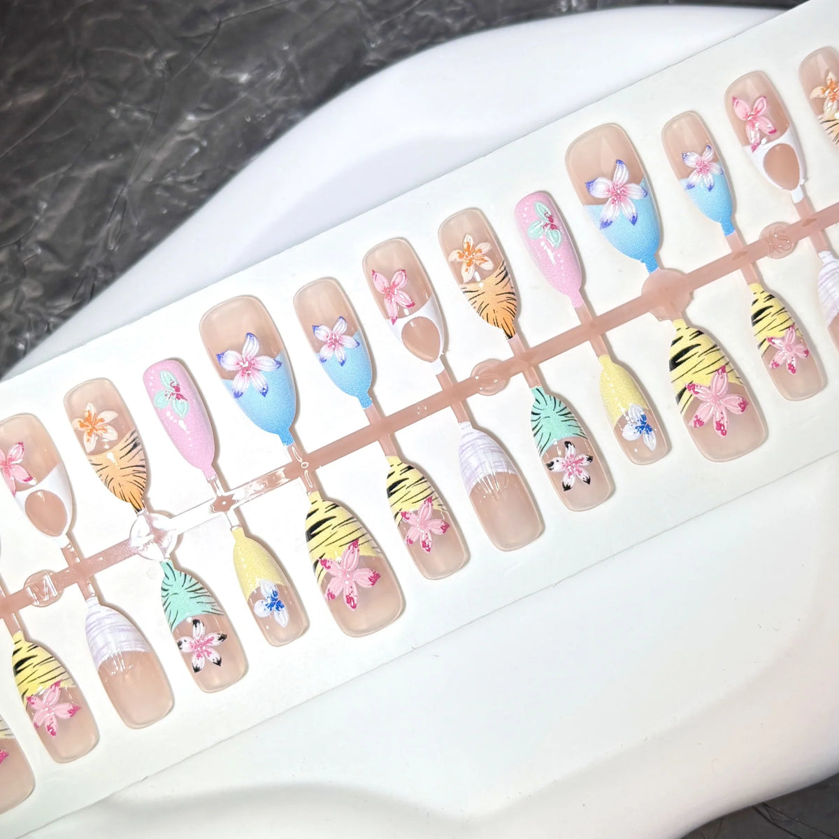 Press-On Nail Set Floral Designs Reusable & No Glue