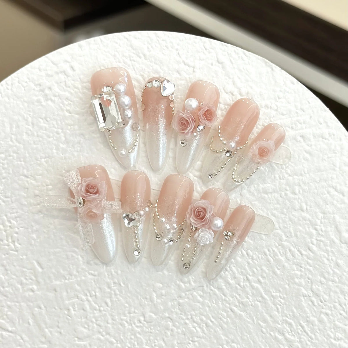 Press-On Nail Set Floral Embellishments & Pearls Comfort Fit