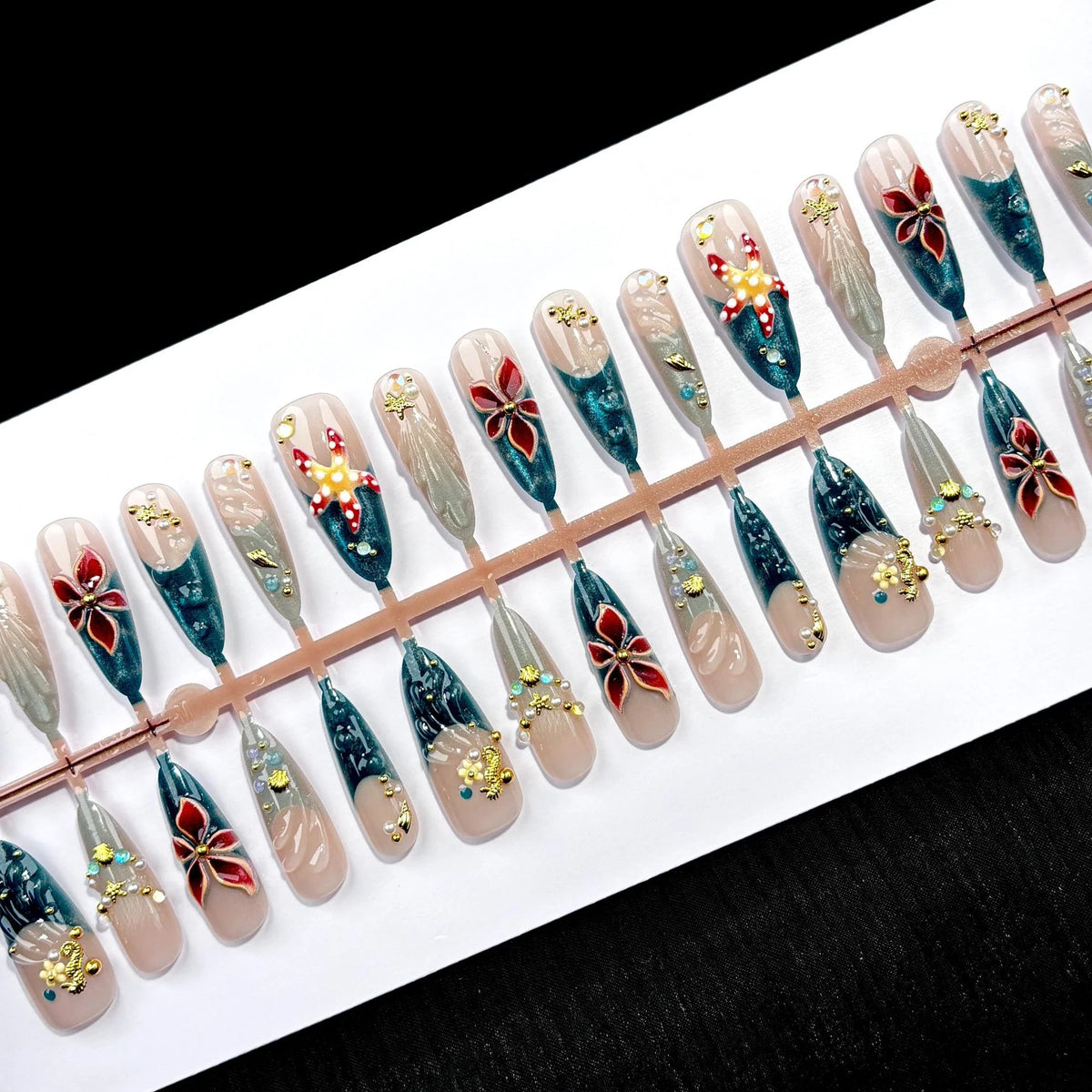 Press-On Nail Set Floral Embellishments & Peel-And-Stick