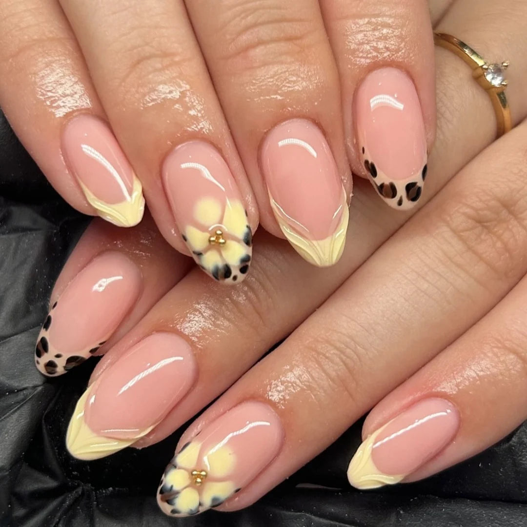 Press-On Nail Set Floral Embellishments Reusable Comfortable Fit