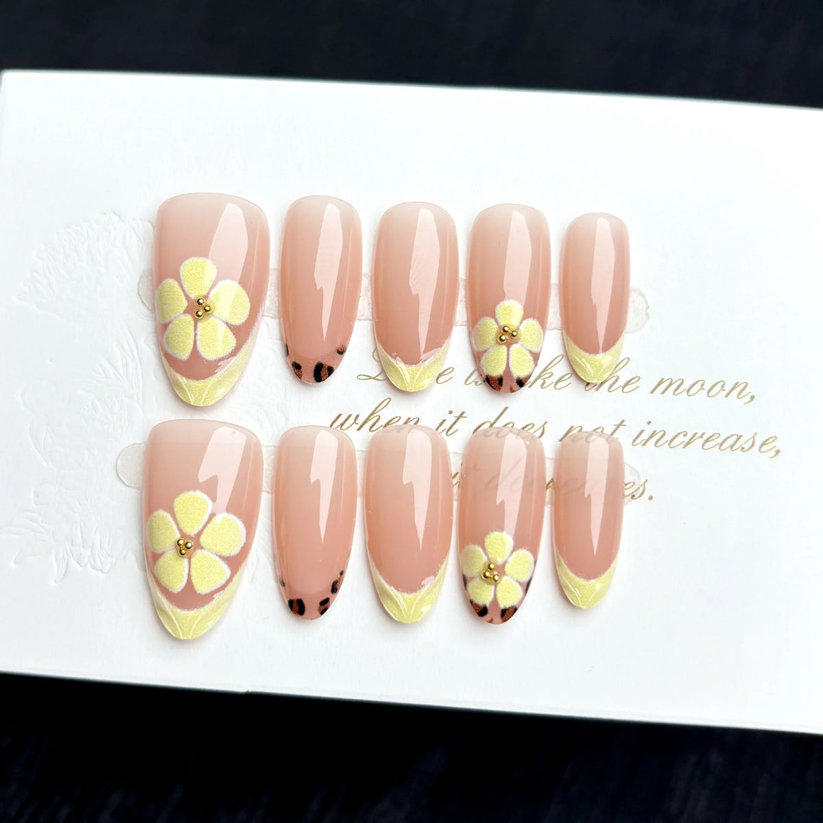Press-On Nail Set Floral Embellishments Reusable Comfortable Fit