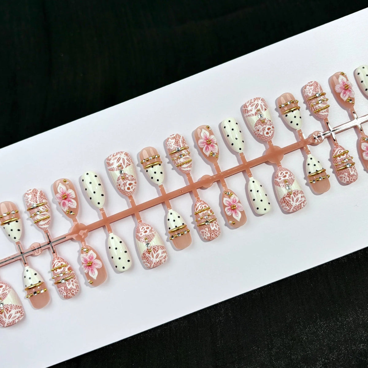 Press-On Nail Set Floral & Gemstone Accents Multiple Sizes