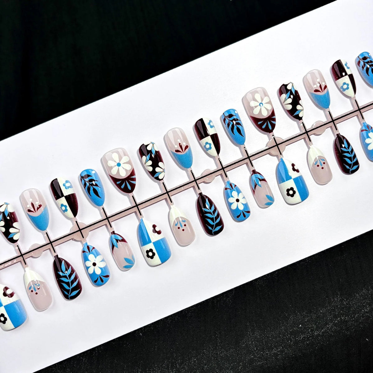 Press-On Nail Set Floral & Geometric Peel-And-Stick