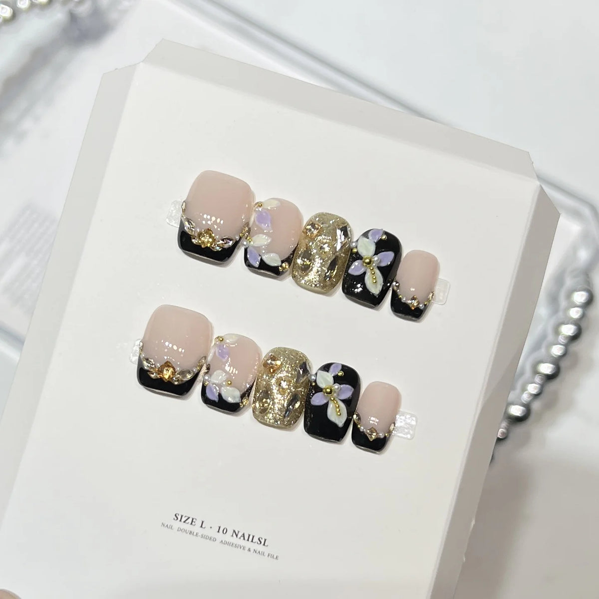 Press-On Nail Set Floral & Glam No Glue