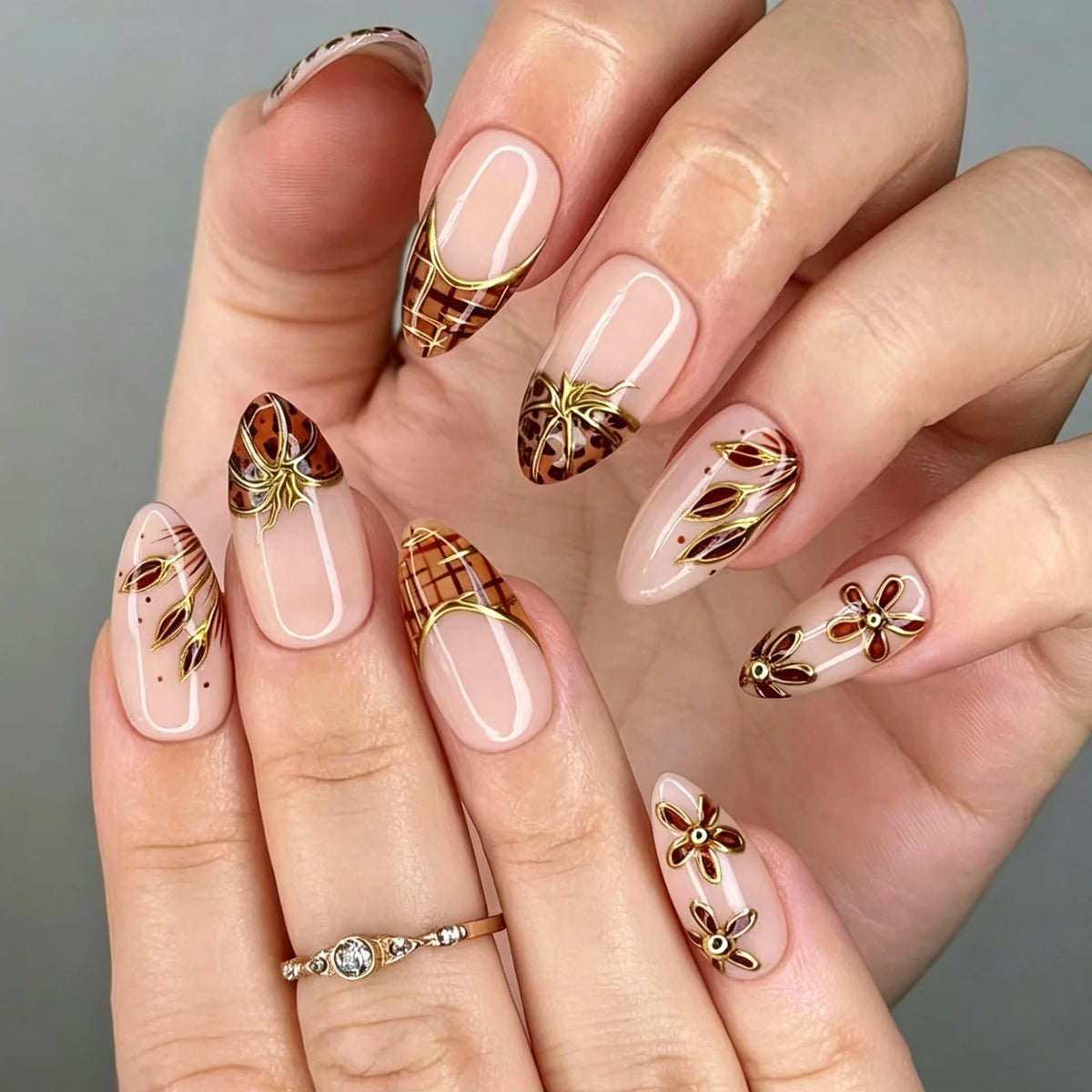 Press-On Nail Set Floral Gold Accents Almond & Pointed