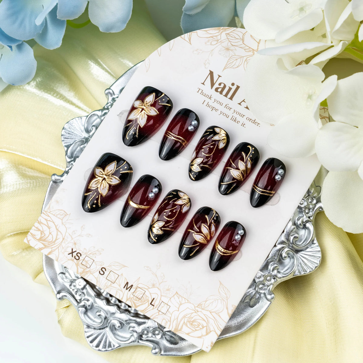 Press-On Nail Set Floral Gold Peel & Stick