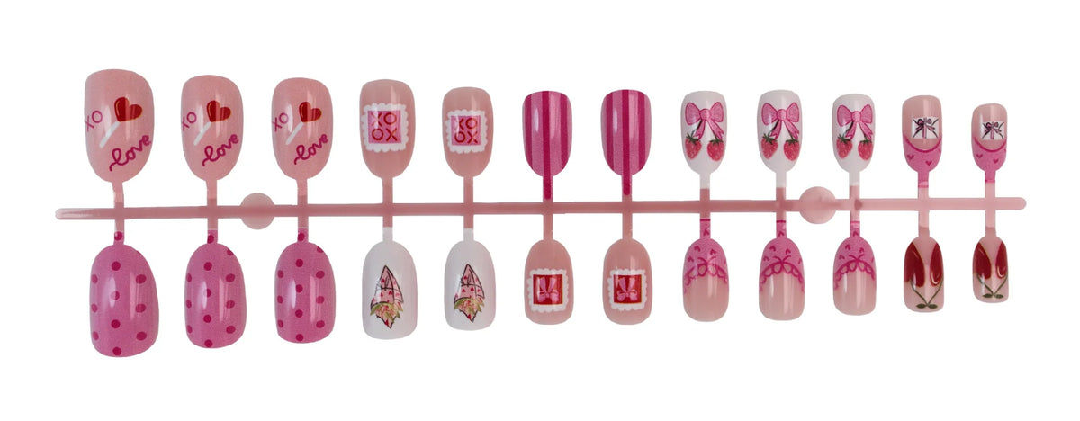 Press-On Nail Set Floral & Heart Designs 16-Piece