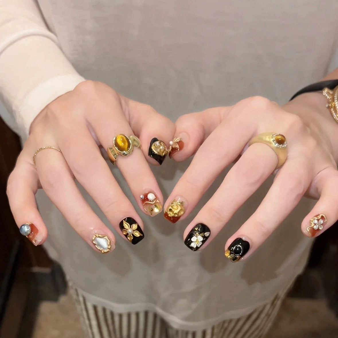Press-On Nail Set Floral Jewel Embellished Reusable