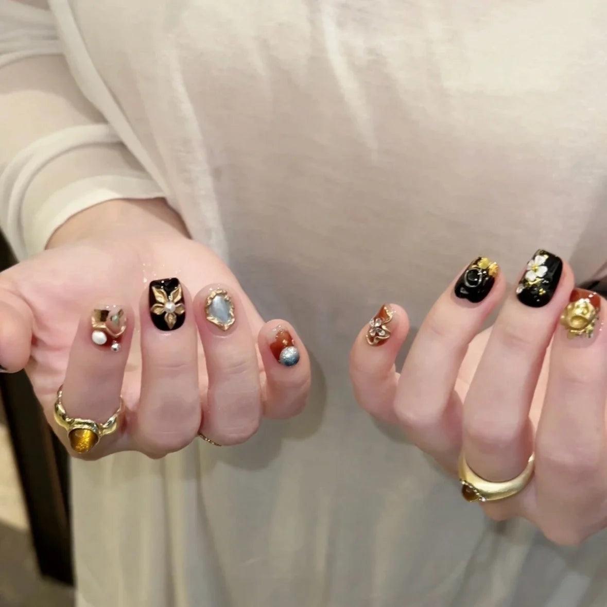 Press-On Nail Set Floral Jewel Embellished Reusable