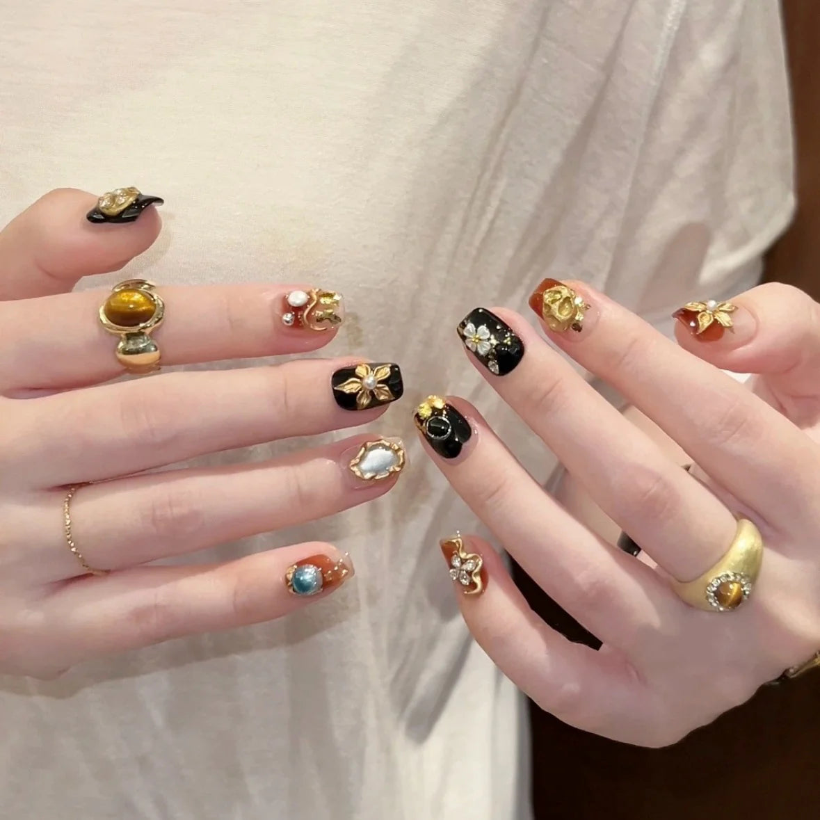 Press-On Nail Set Floral Jewel Embellished Reusable