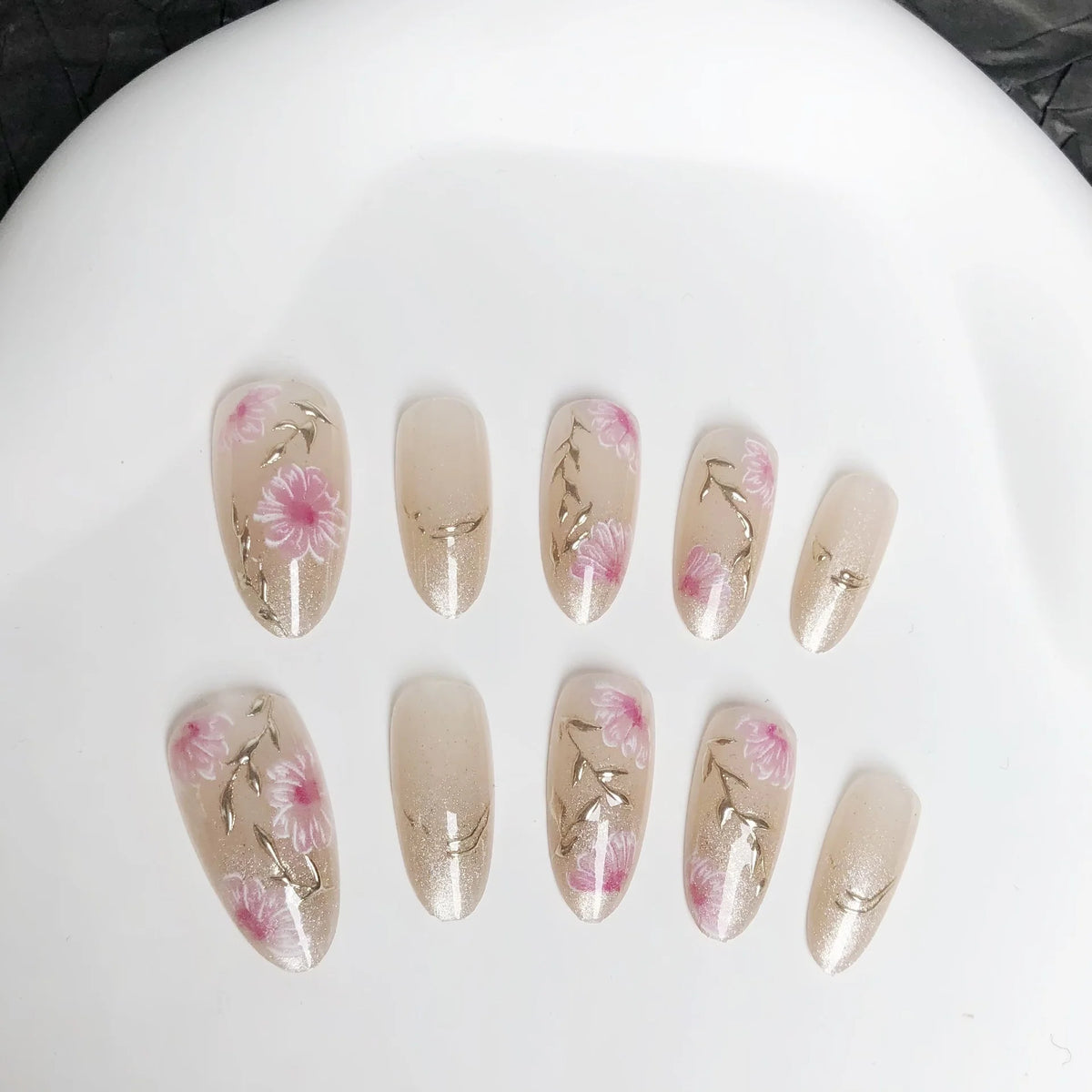Press-On Nail Set Floral Nail Art No Glue & Long-Lasting