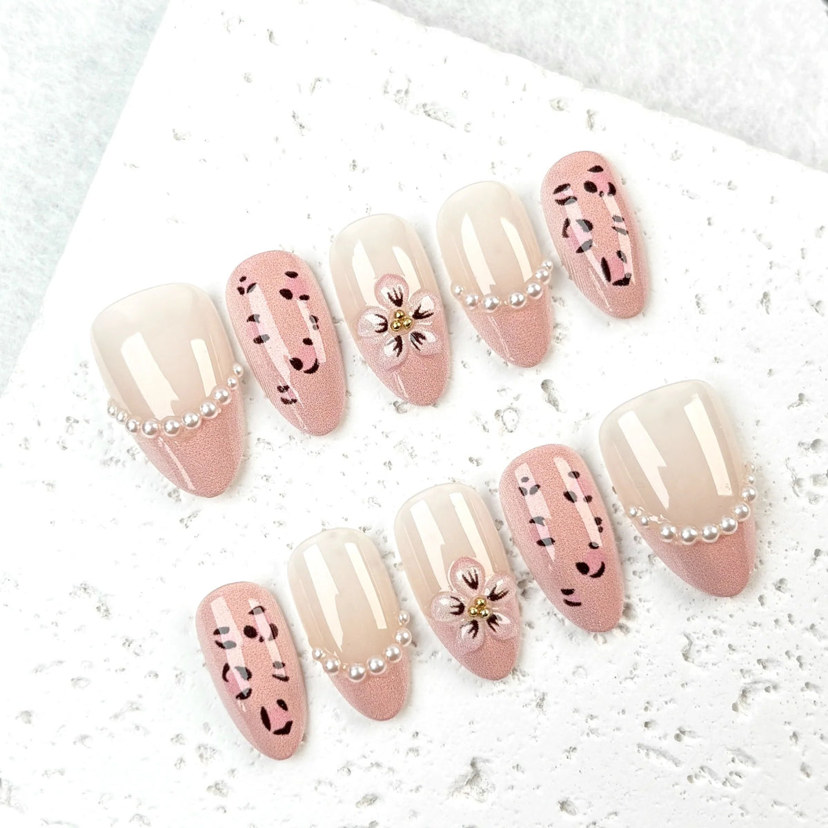 Press-On Nail Set Floral & Pearl Accents