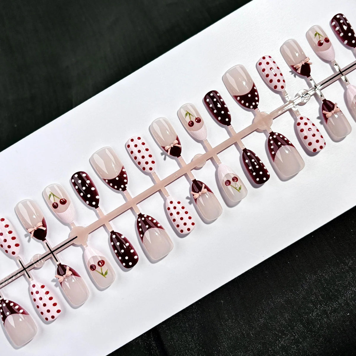 Press-On Nail Set Floral & Polka Dot Long-Lasting