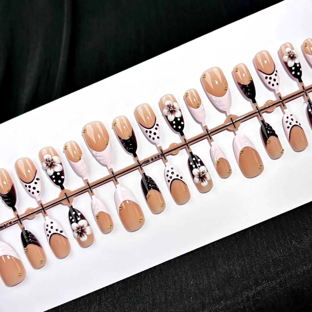 Press-On Nail Set Floral & Polka Dot Reusable