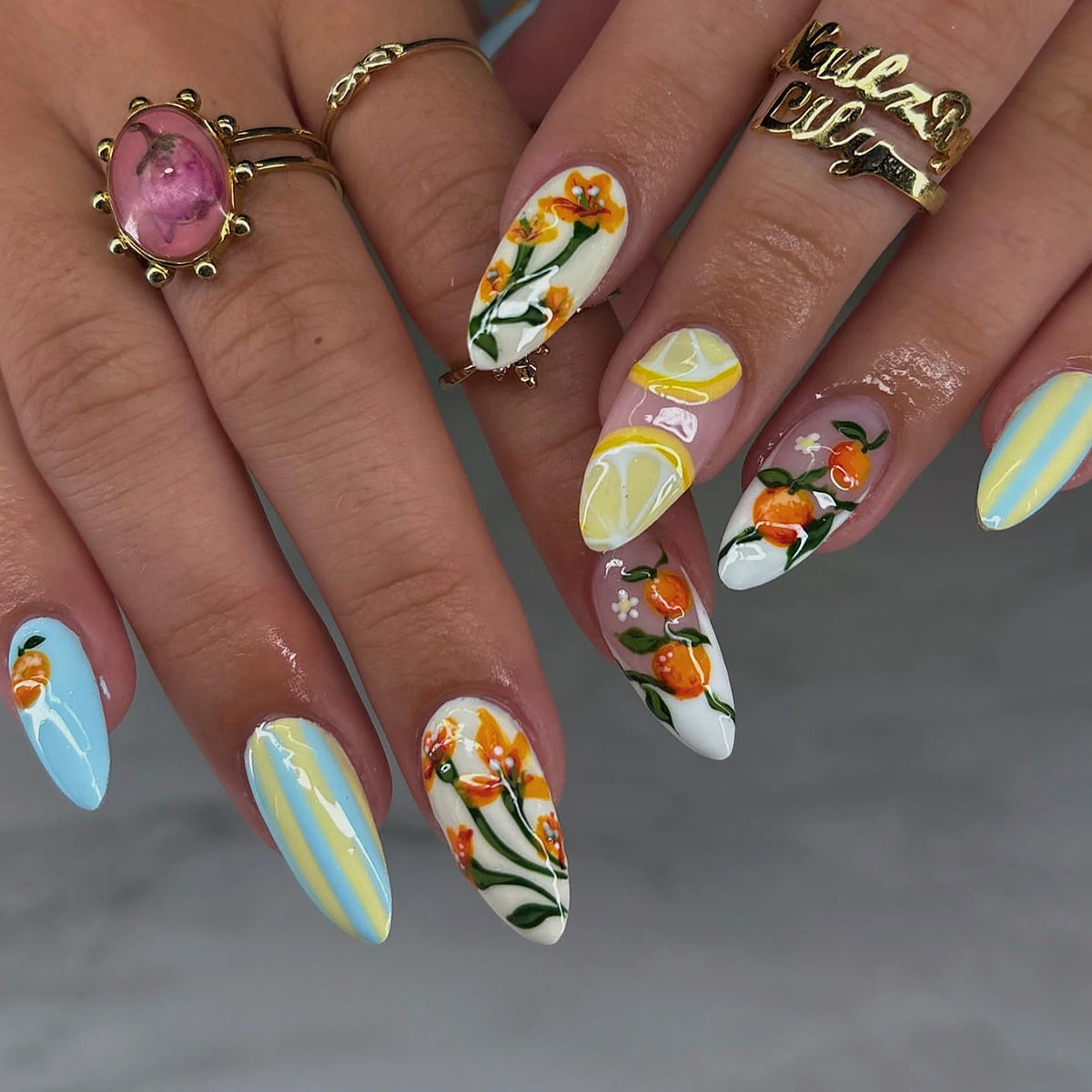 Press-On Nail Set Floral Pre-Designed & Long-Lasting