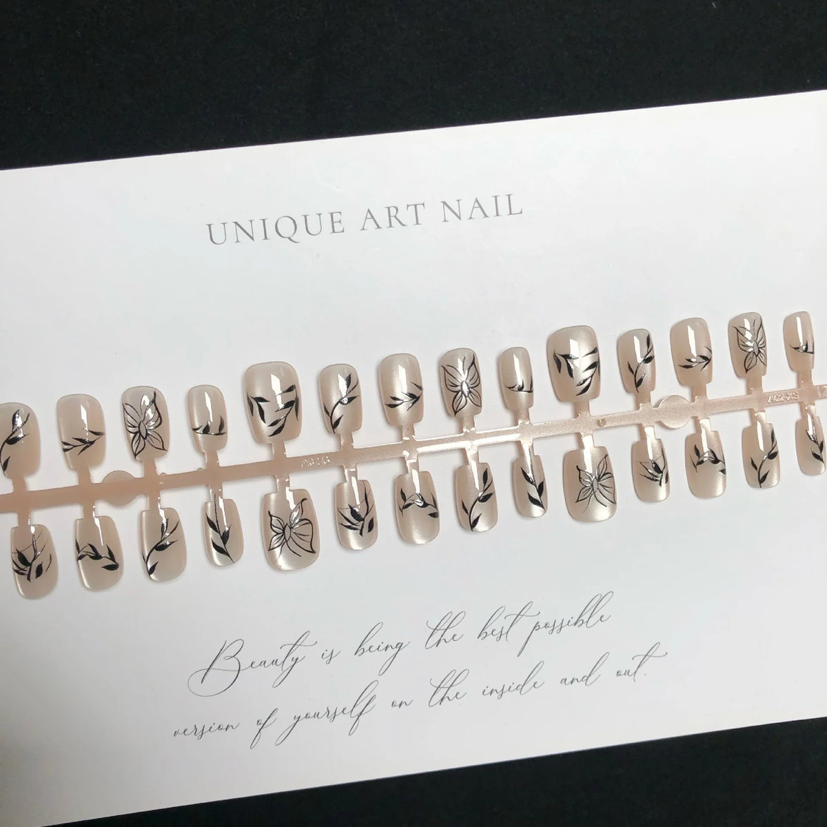 Press-On Nail Set Floral Print Long-Lasting