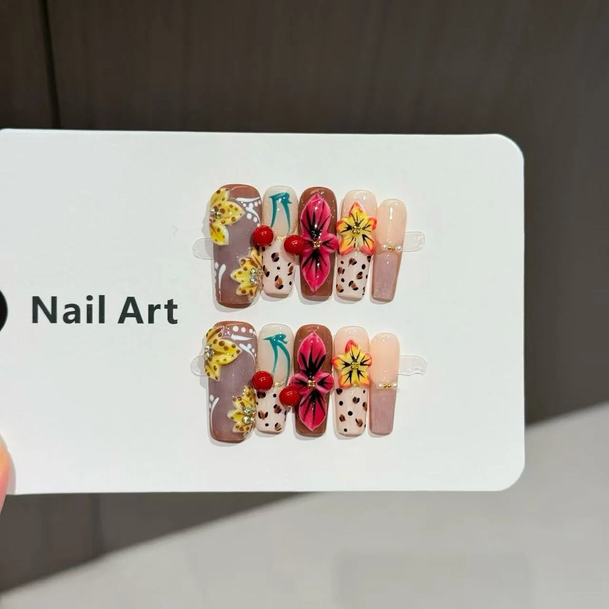 Press-On Nail Set Floral Reusable Secure Adhesion