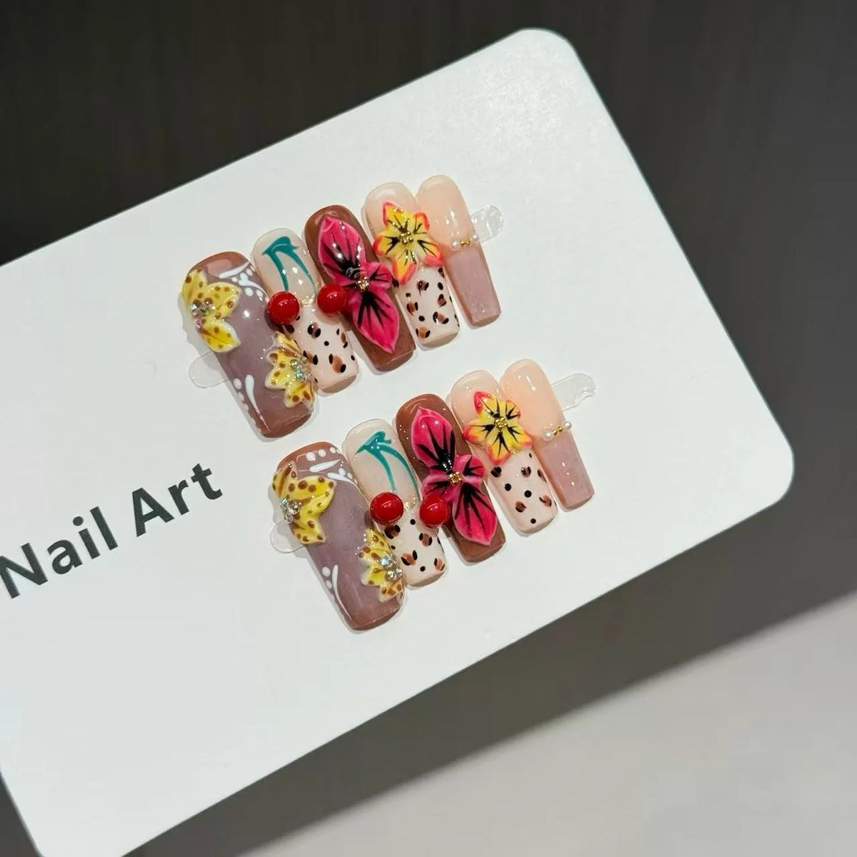 Press-On Nail Set Floral Reusable Secure Adhesion