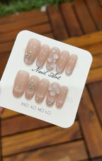 Press-On Nail Set Floral Shimmer Reusable