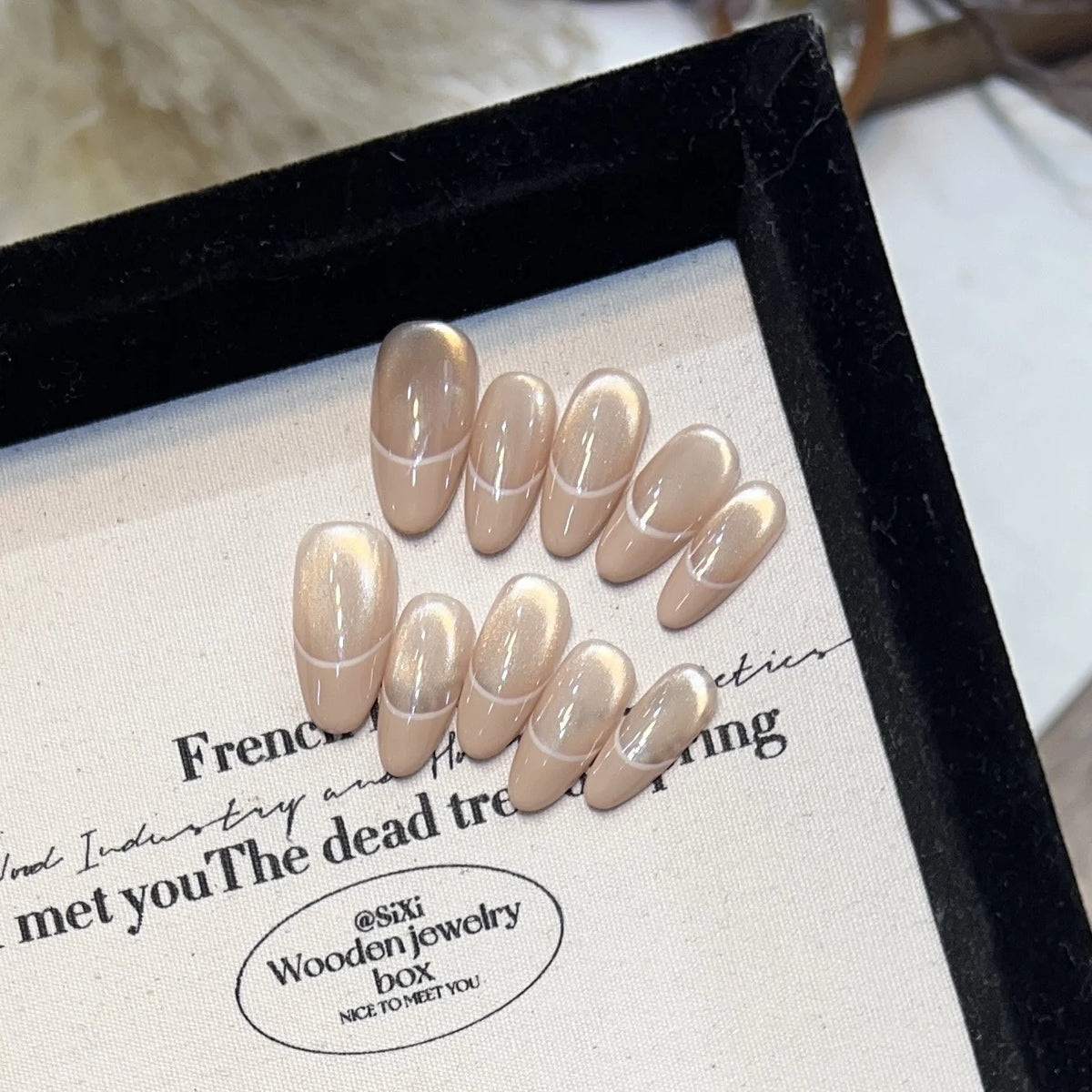 Press-On Nail Set French Tip & Glossy Finish Multiple Sizes