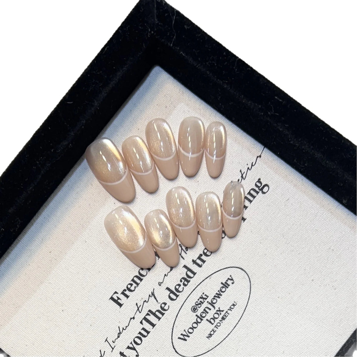 Press-On Nail Set French Tip & Glossy Finish Multiple Sizes