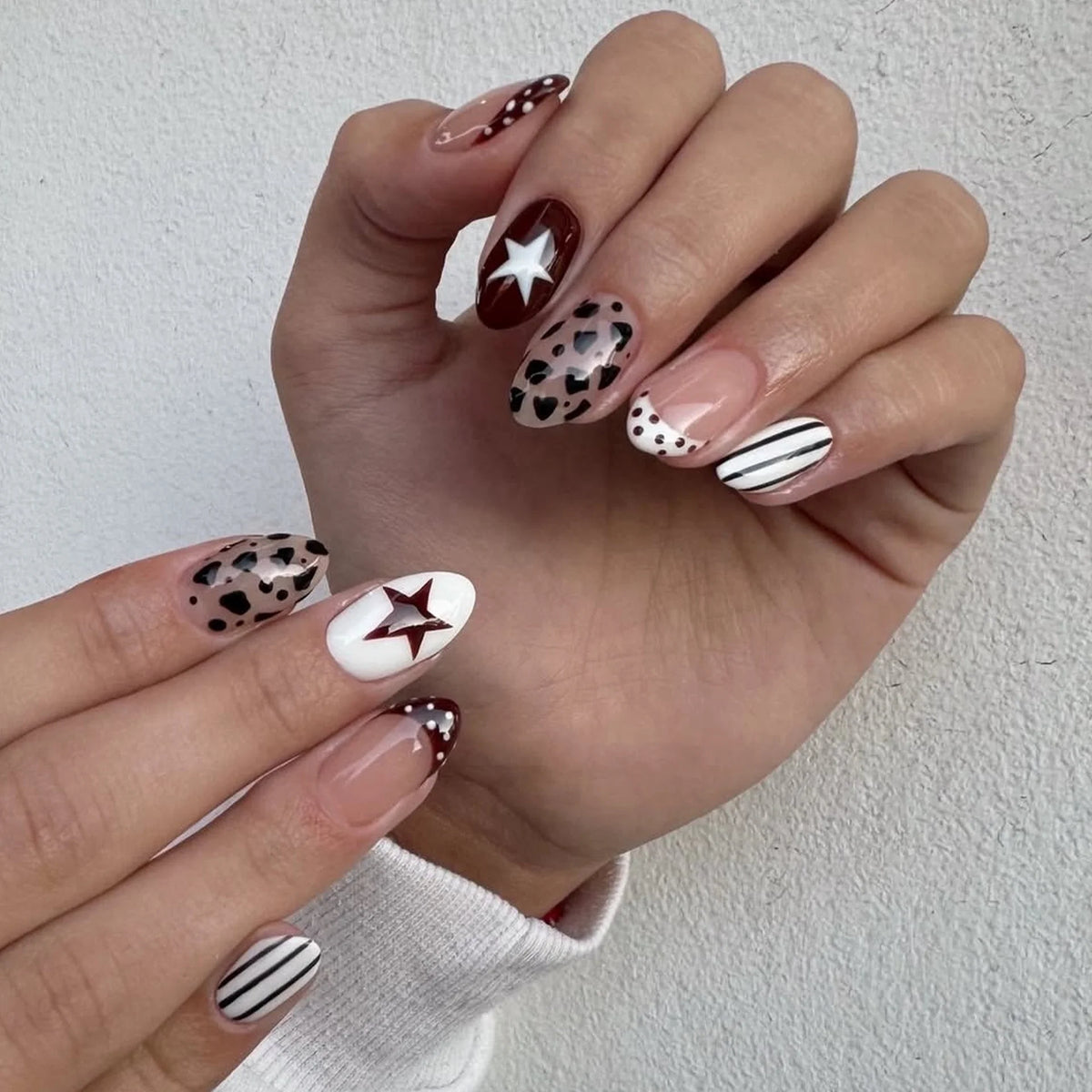 Press-On Nail Set Geometric Designs Glitter & Matte
