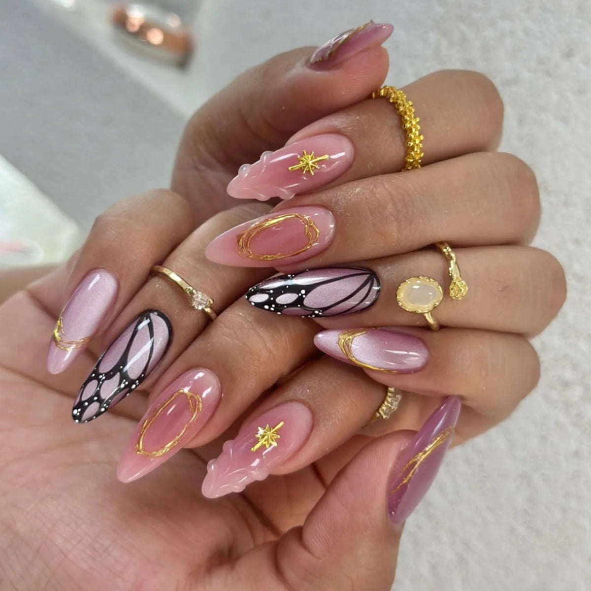 Press-On Nail Set Geometric & Floral Easy Application