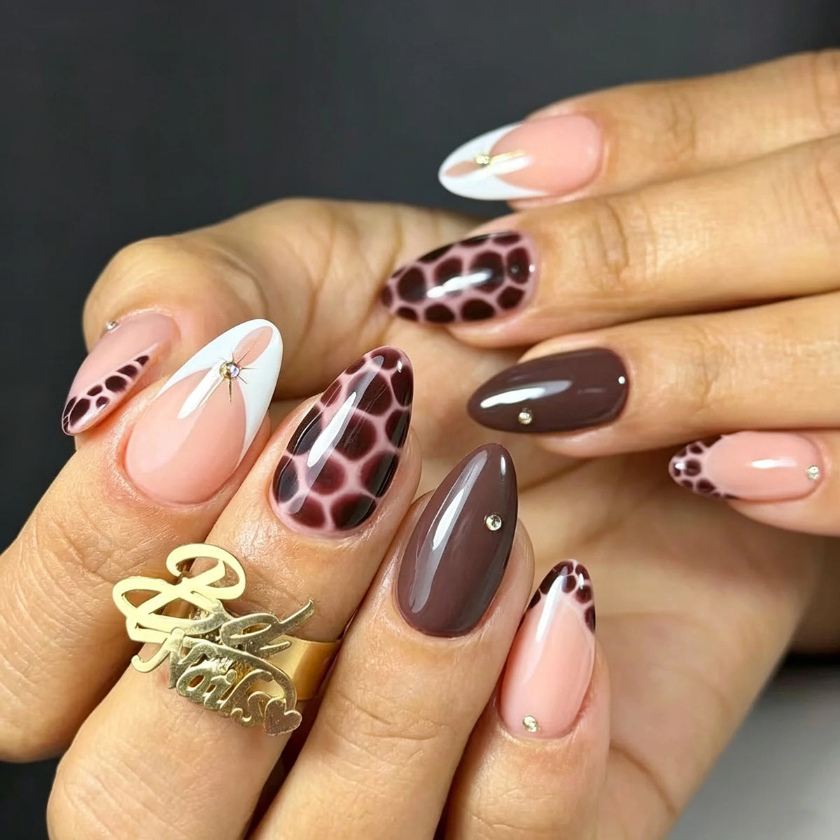 Press-On Nail Set Giraffe Print Glossy Finish