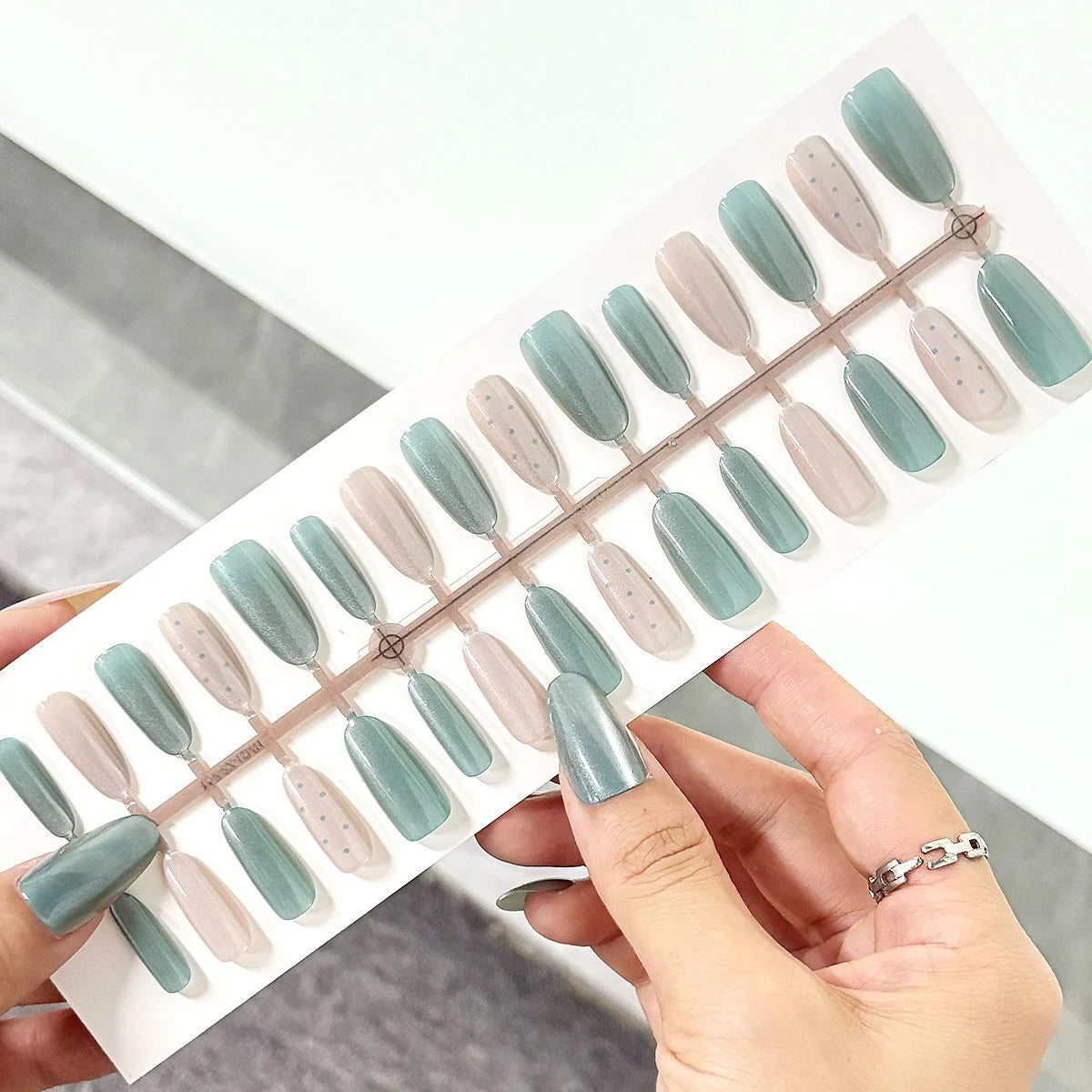 Press-On Nail Set Glossy Gradient Peel & Stick Multiple Sizes