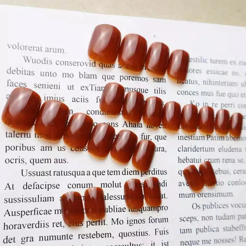 Press-On Nail Set Glossy Reusable & Chip-Resistant