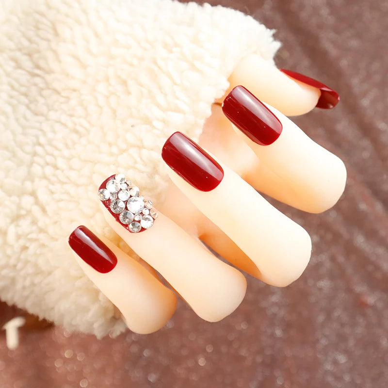 Press-On Nail Set Glossy Salon Finish Chip-Resistant