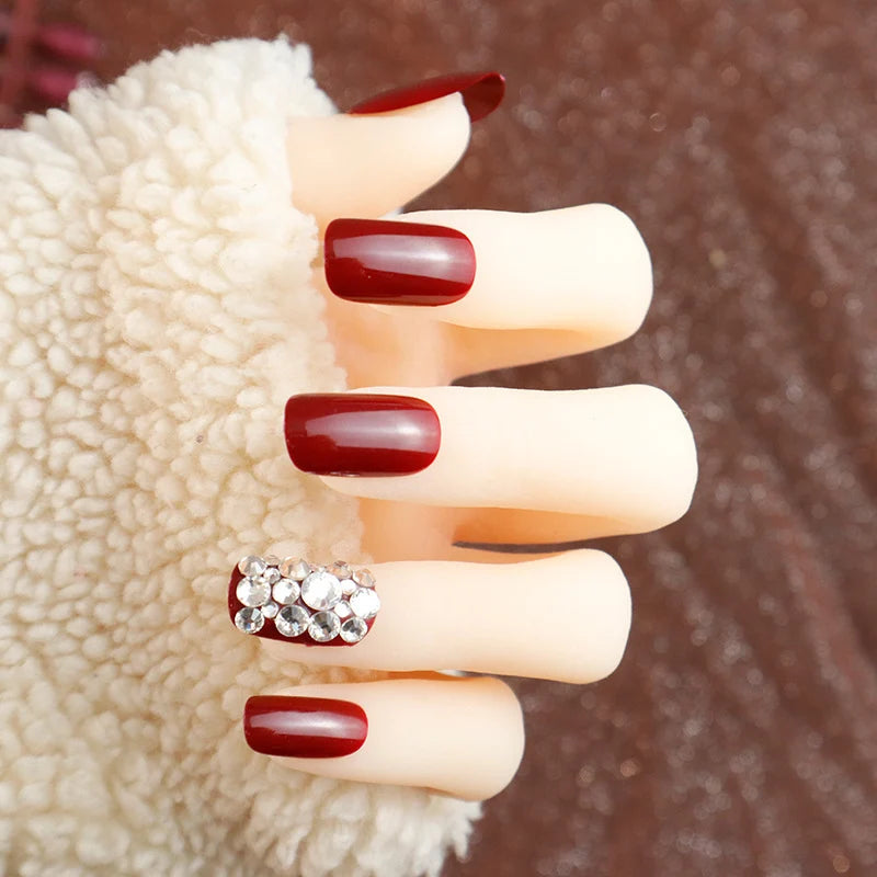 Press-On Nail Set Glossy Salon Finish Chip-Resistant